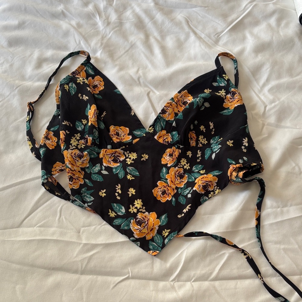 Lizard Thicket Black Floral Top